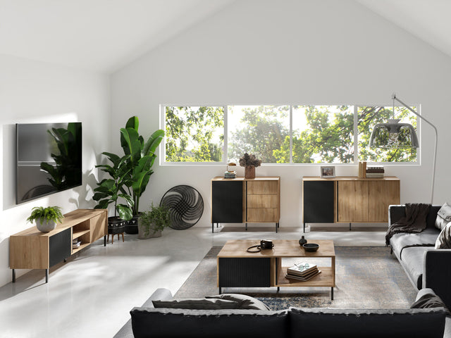 Sideboard im Esszimmer: Mia Sideboard in Eiche und Schwarz mit Rillenfront im Raum