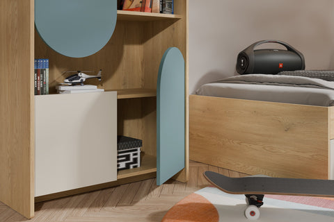 Lexi Detail – Cremona Eiche / Macadamia / Meeresblau